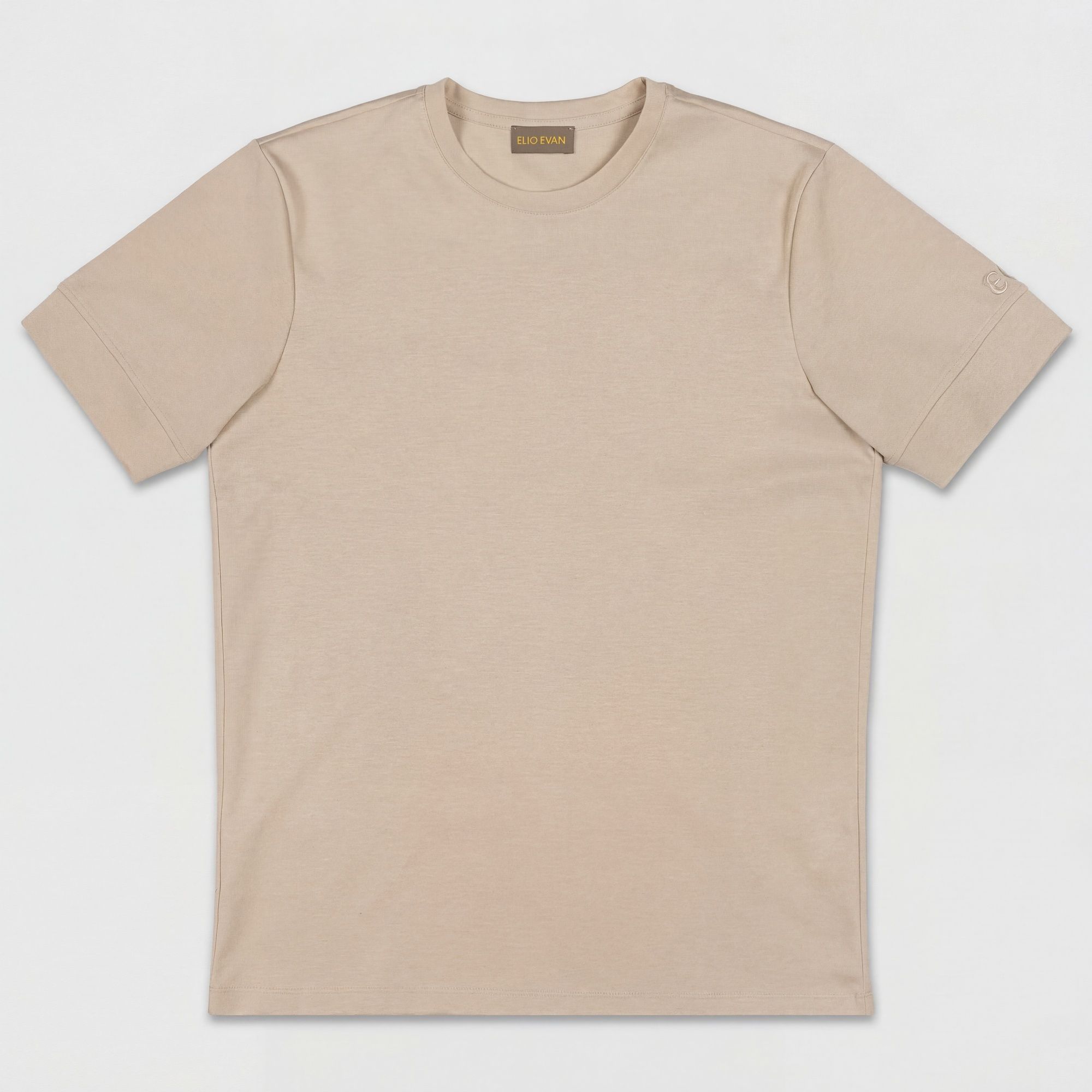 Regular-fit cotton T-shirt in ecru with a smooth lightweight finish. Refined premium menswear by Elio Evan with Italian