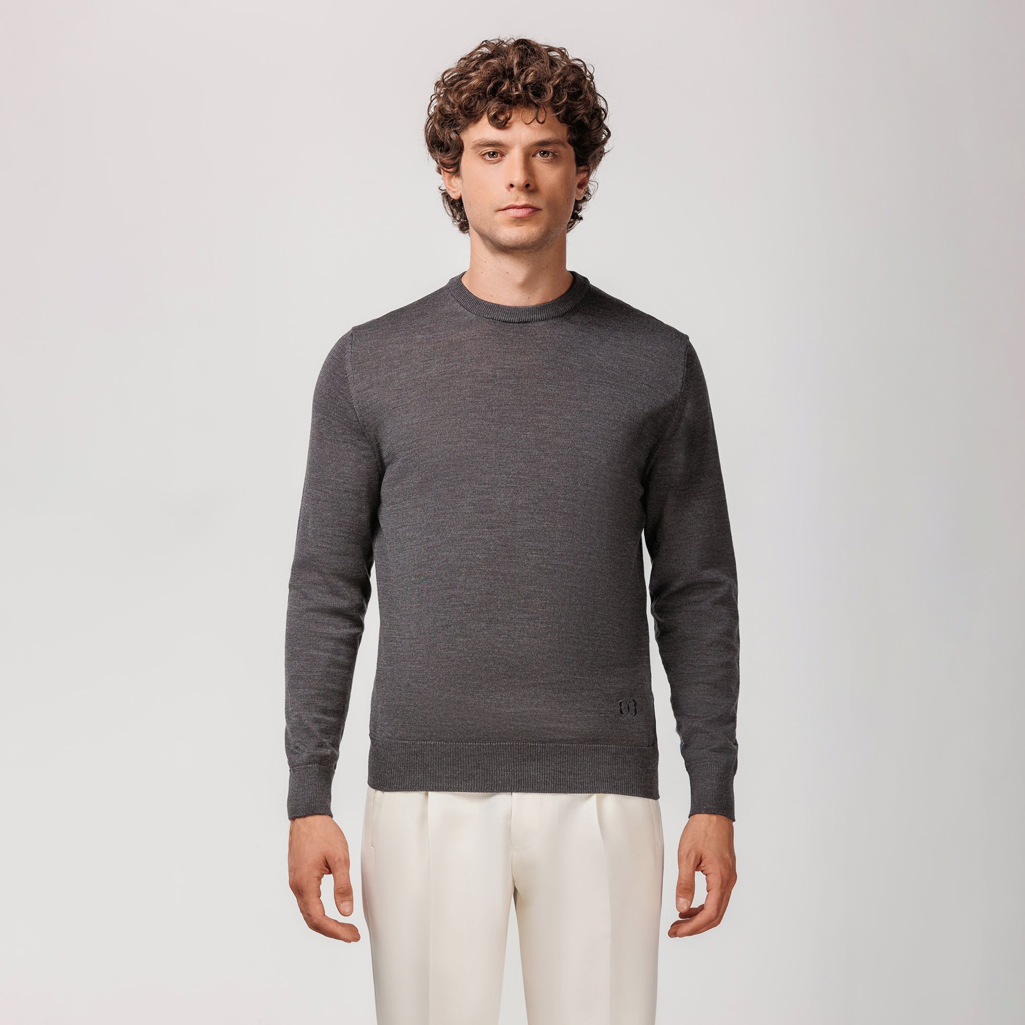 Grey Long-Sleeved Crewneck by Elio Evan, made in Italy from extrafine merino wool for a flawless fit.