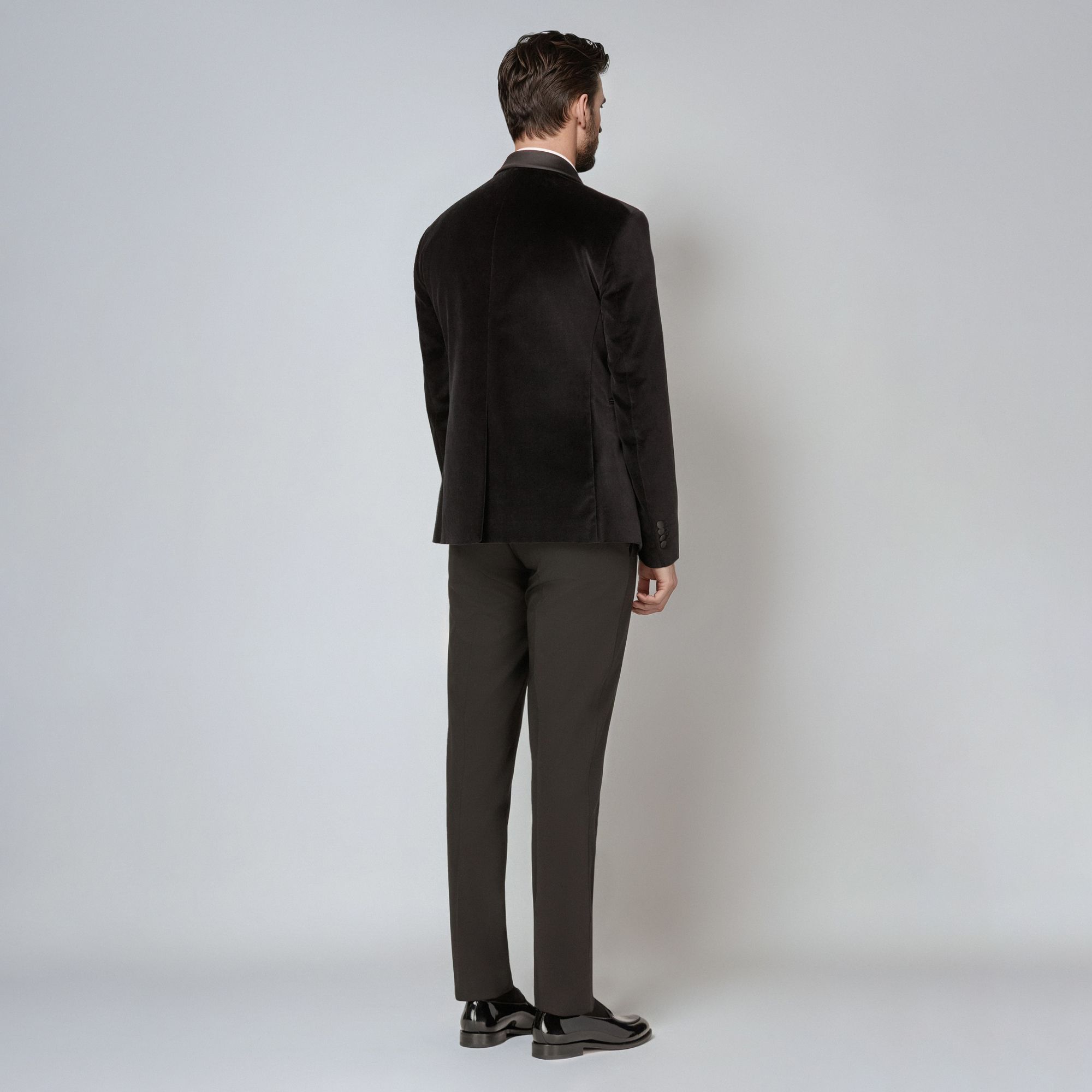 Total Look Μαύρο Tuxedo Από Βελούδο – Black Tie Elegance