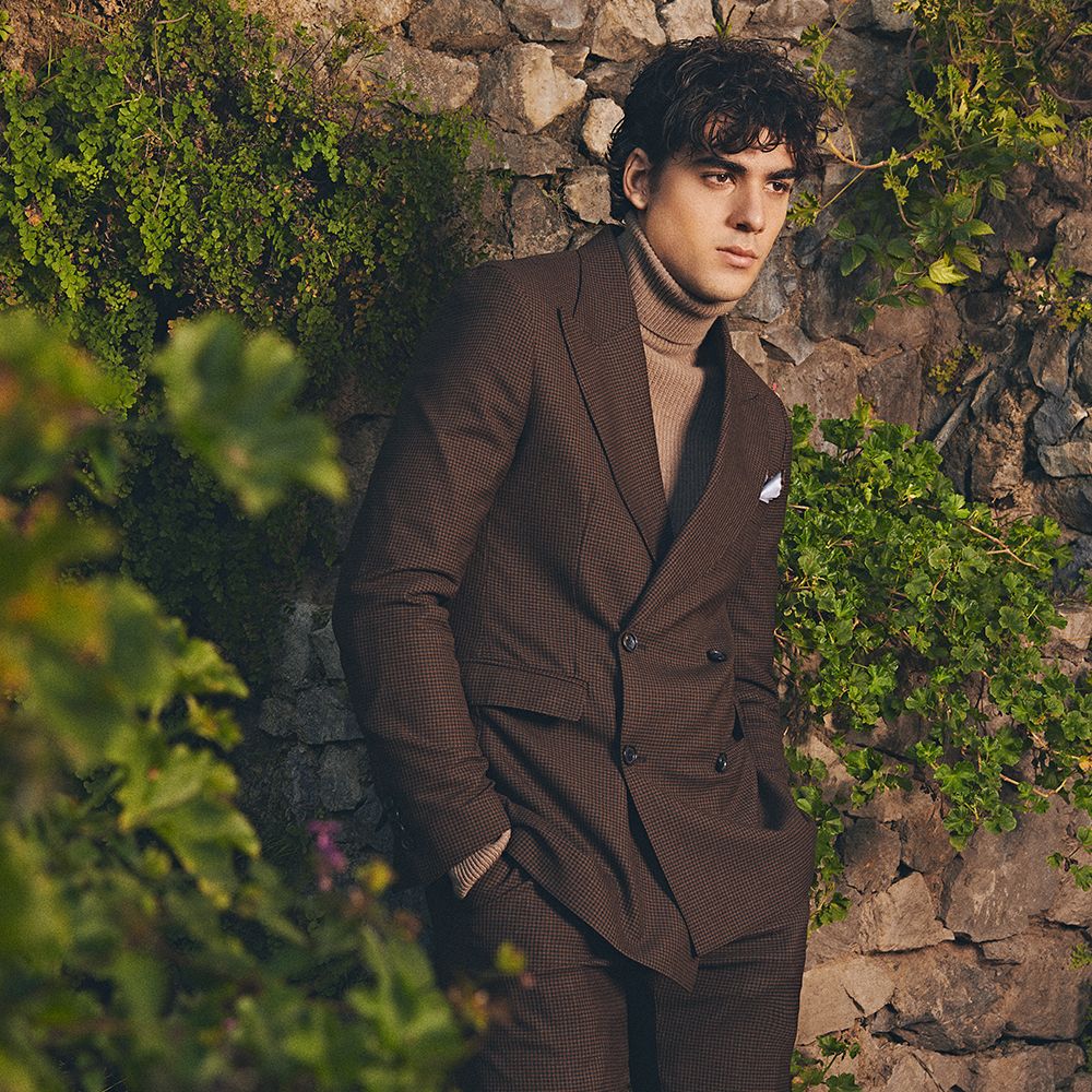 ΕΠΑΓΓΕΛΜΑΤΙΚΗ ΕΝΔΥΣΗ: ΜΙΑ ΚΑΘΗΜΕΡΙΝΗ ΠΡΟΚΛΗΣΗ ΑΝΕΣΗΣ & ΚΟΜΨΟΤΗΤΑΣ ΜΕΣΑ ΑΠΟ ΤΗΝ ΠΡΟΟΠΤΙΚΗ ΤΗΣ TAILOR