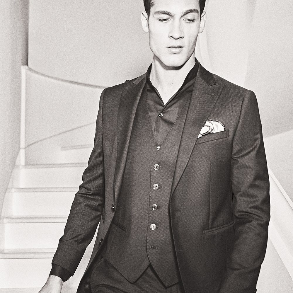 ΠΩΣ ΚΑΤΑΣΚΕΥΑΖΕΤΑΙ ΕΝΑ ΑΝΔΡΙΚΟ ΚΟΣΤΟΥΜΙ: ΟΣΑ ΠΡΕΠΕΙ ΝΑ ΞΕΡΕΙΣ ΑΠΟ ΤΟ Α ΣΤΟ Ω