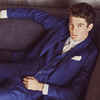 Γαμπριάτικο κοστούμι για φθινοπωρινό γάμο: Απαράμιλλη ποιότητα & δημιουργική έμπνευση γίνονται “ένα”